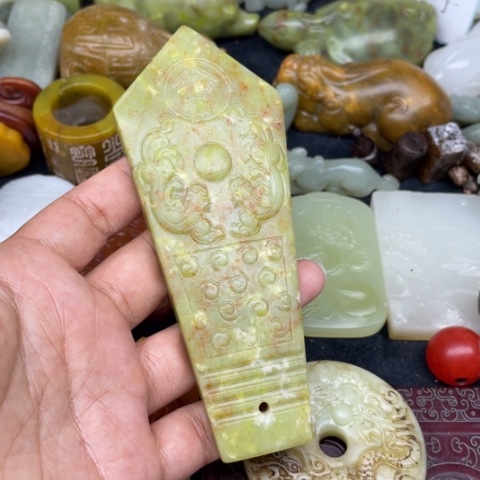 蛇纹石玉未镶嵌颈饰116