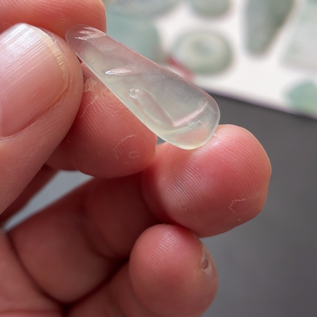 翡翠未镶嵌颈饰悟道