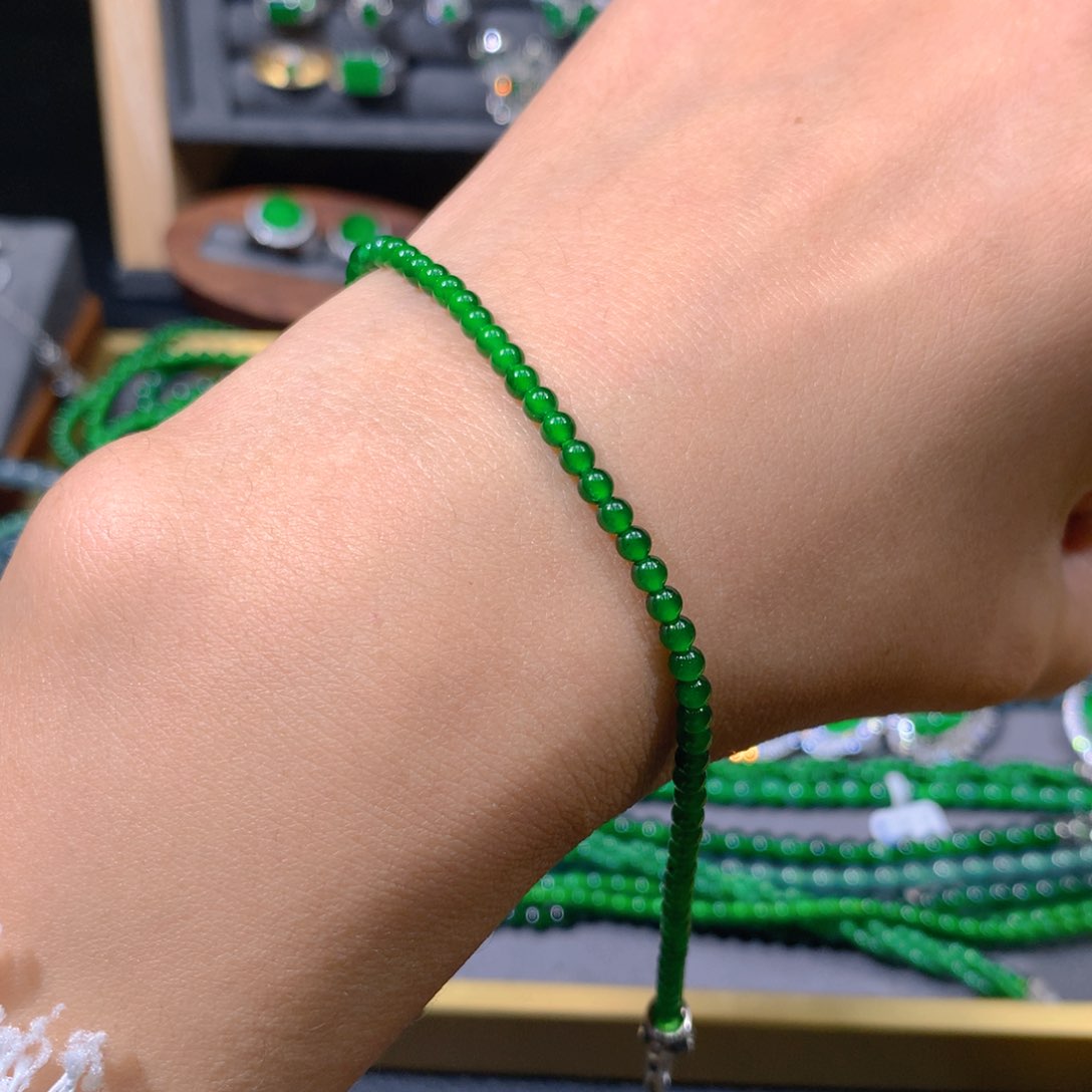 翡翠手链未镶嵌天然翡翠