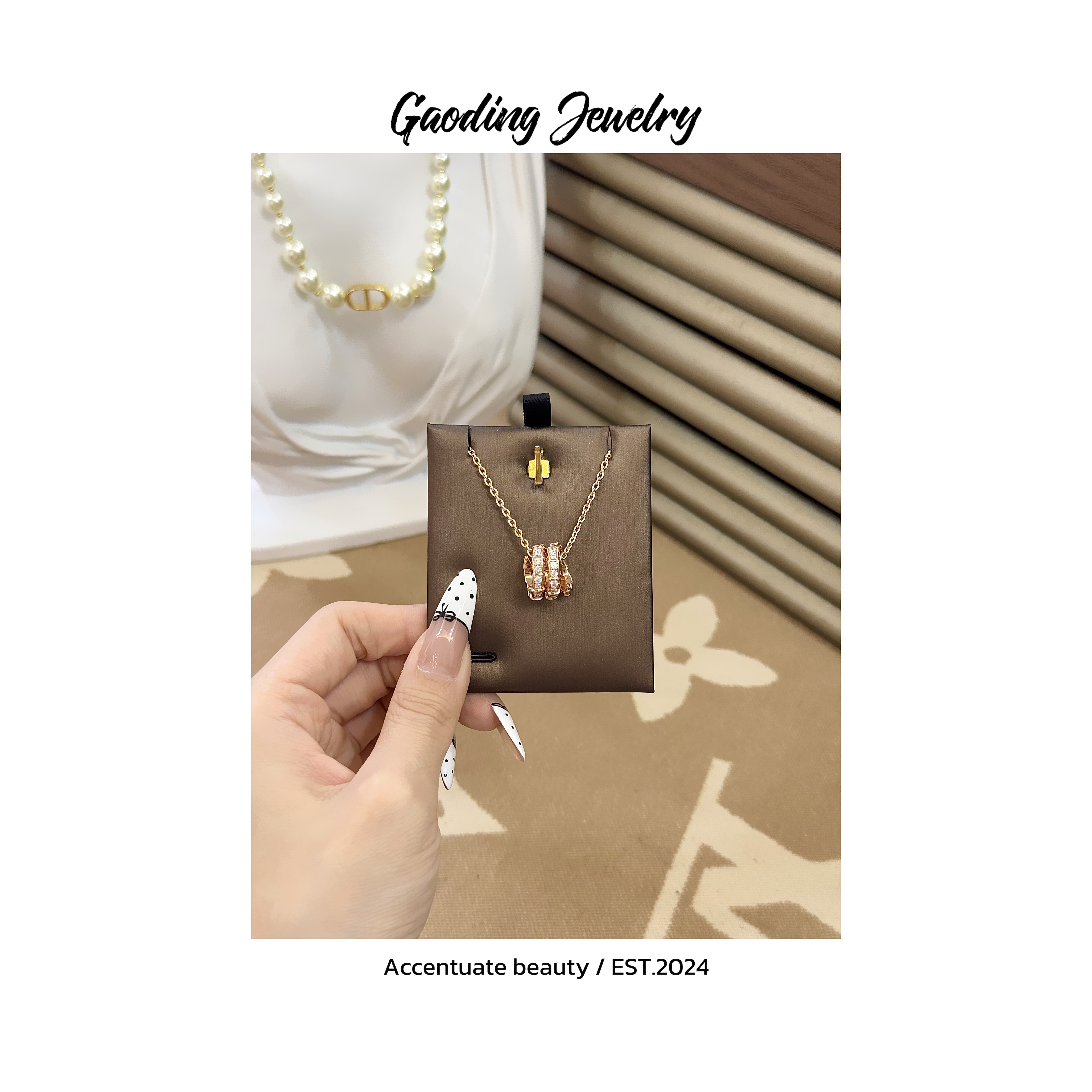 《卡尼亚》围巾 蛇形满钻围巾 BV93气质时尚百搭复古红色简约