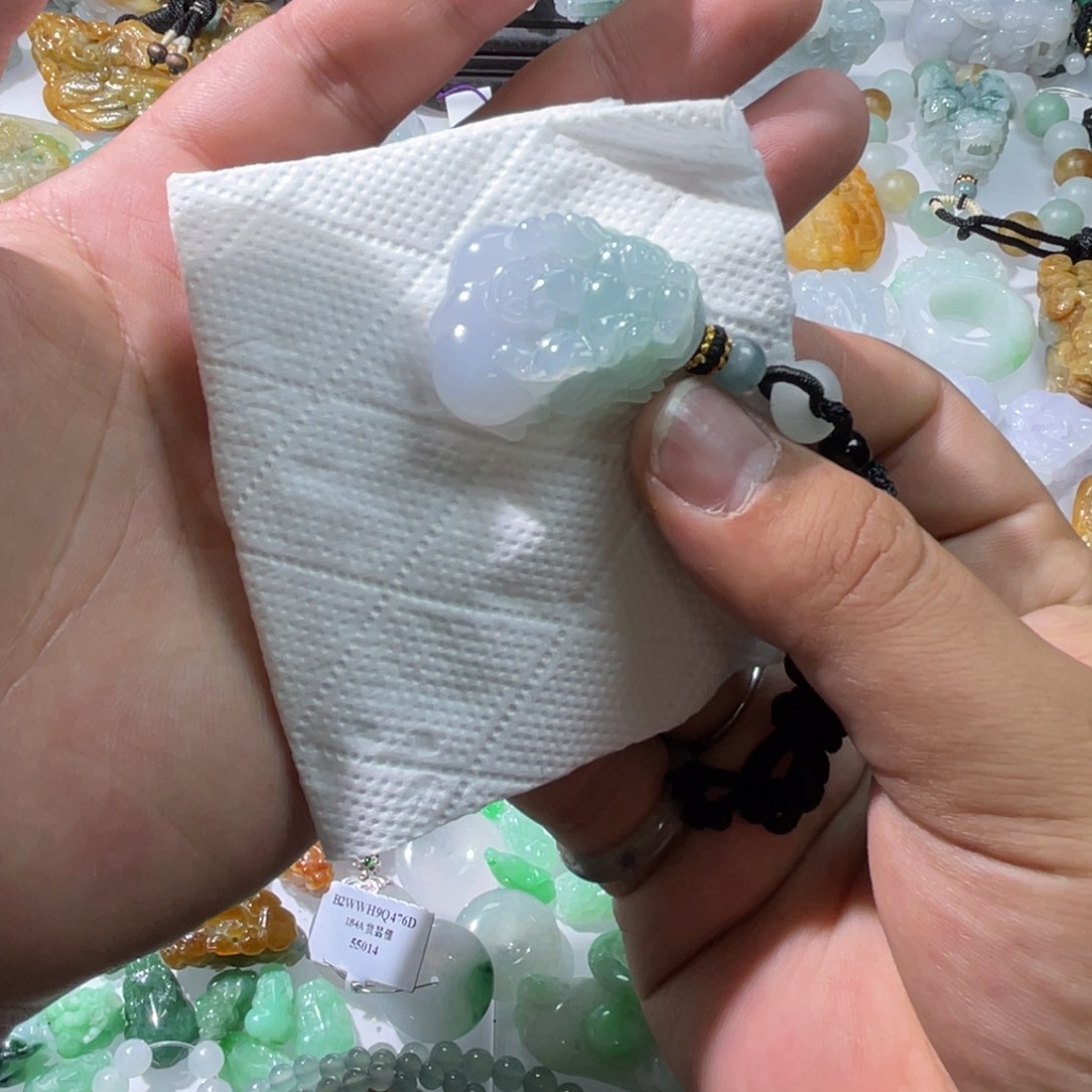 翡翠颈饰未镶嵌天然