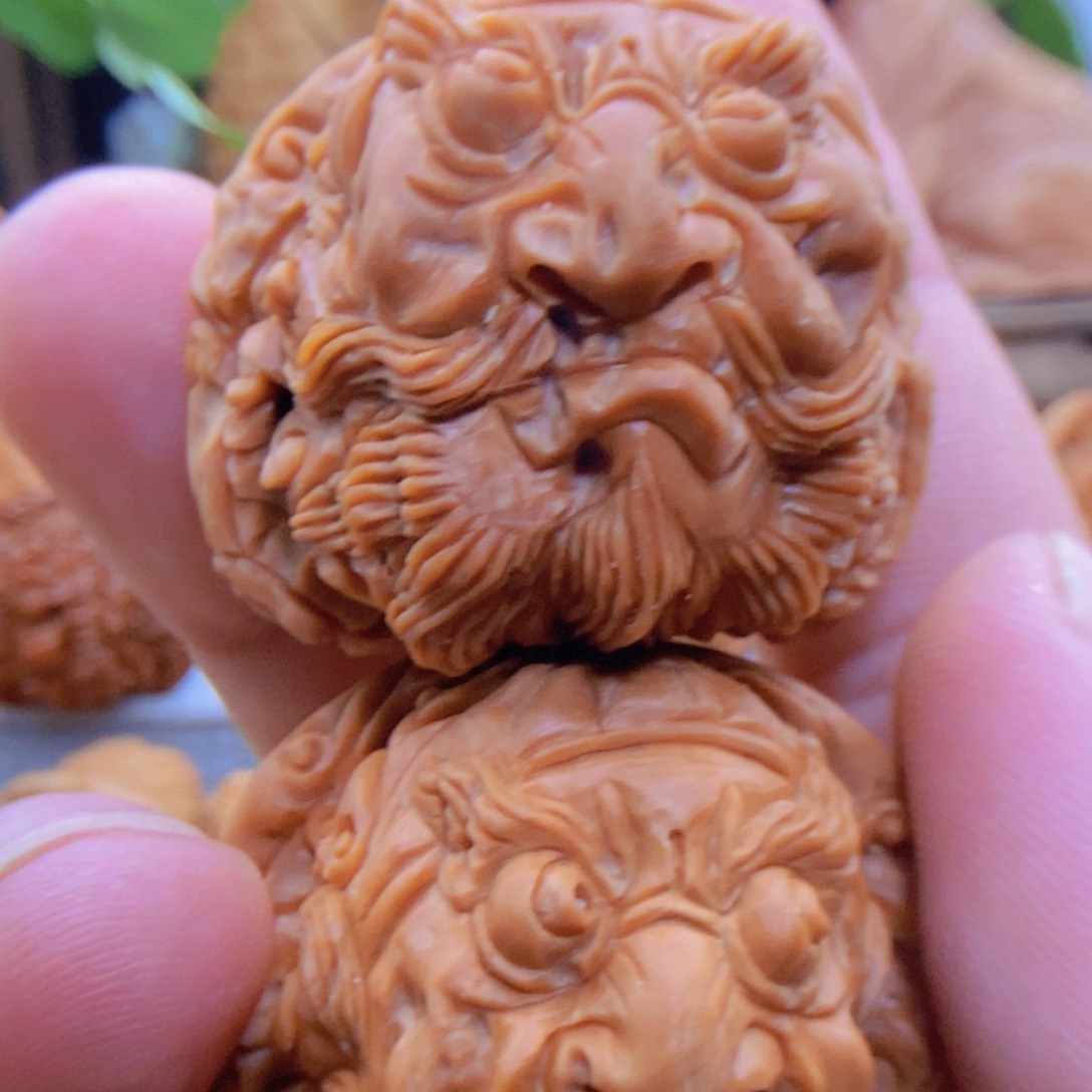 文玩核桃把件纯手工核桃雕刻钟馗