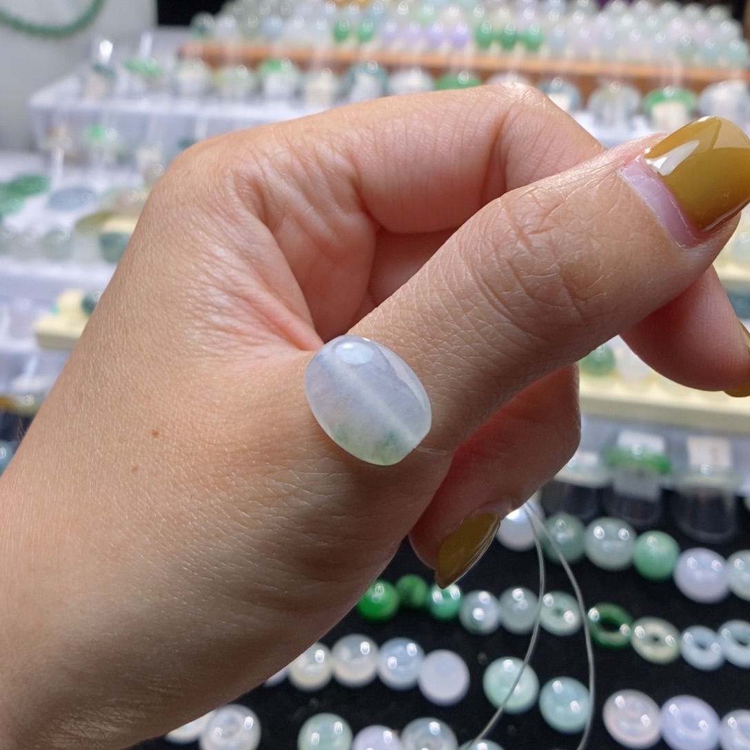 翡翠未镶嵌颈饰白冰扁珠