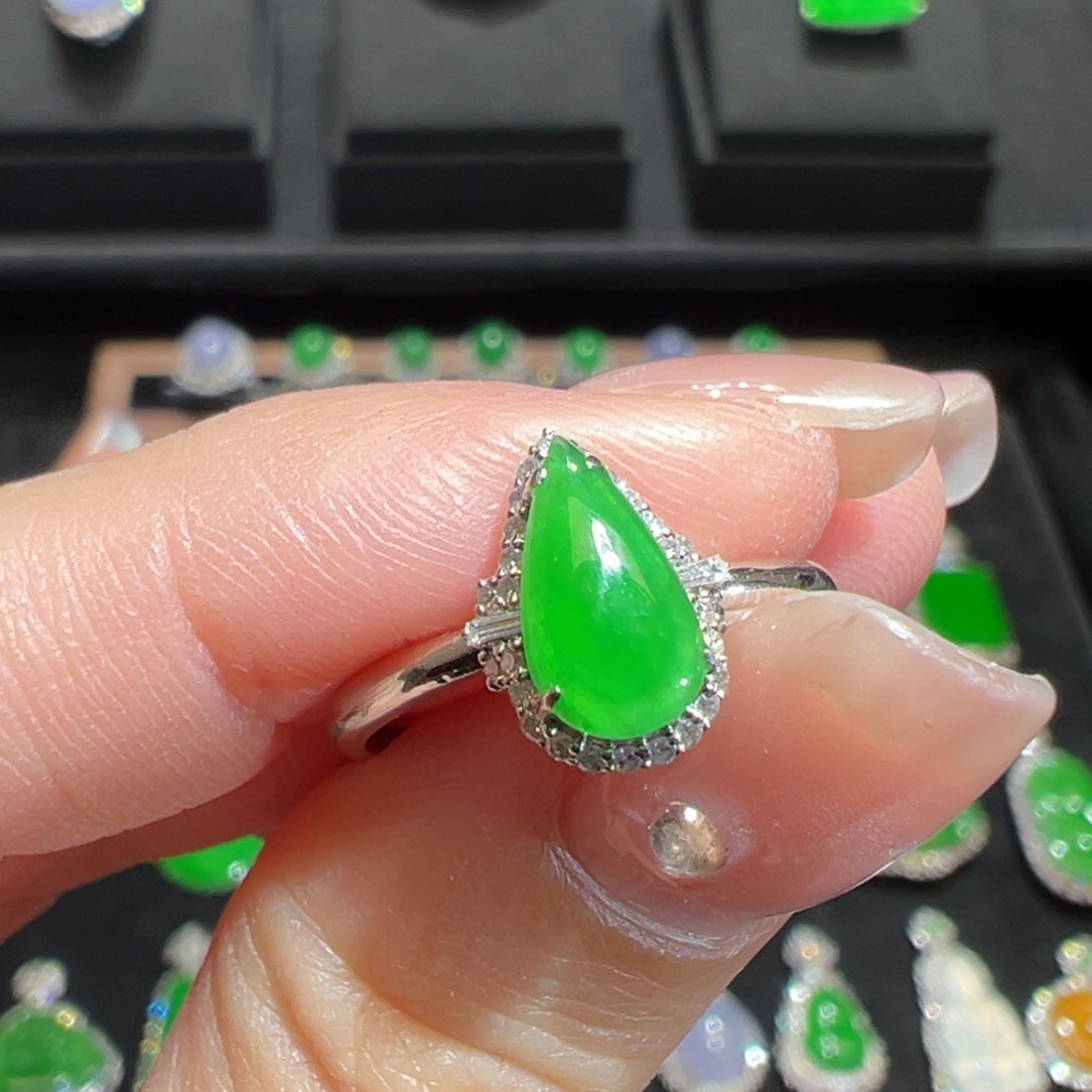 翡翠戒指18K金镶嵌收到货48小时鉴赏期