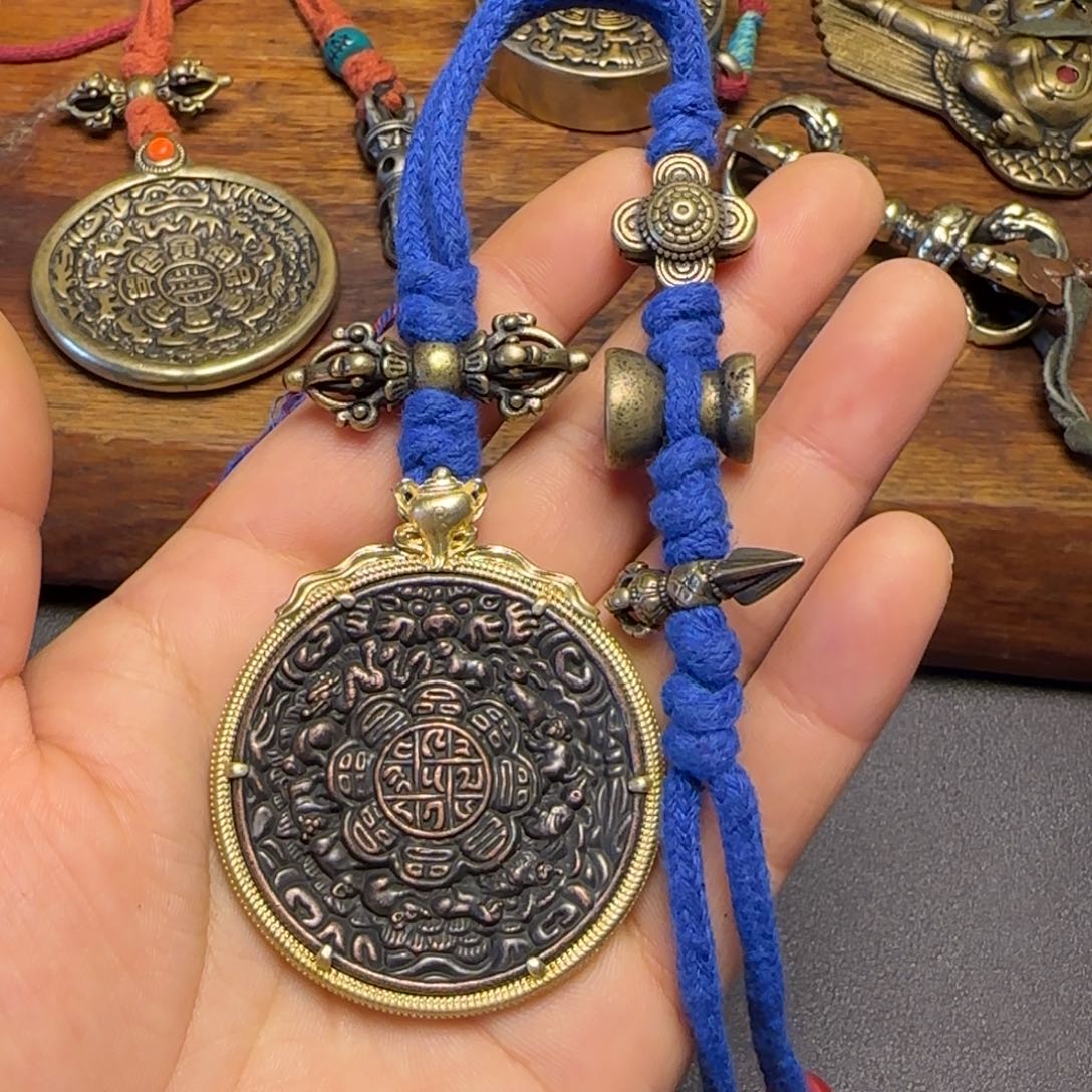 昱***爸泥塑藏传牌子……藏传牌子