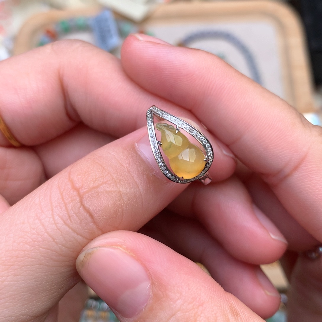 【闪购商品】18K金镶嵌挂件翡翠一14圈口