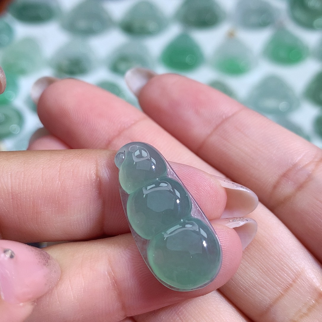 颈饰未镶嵌翡翠豆子