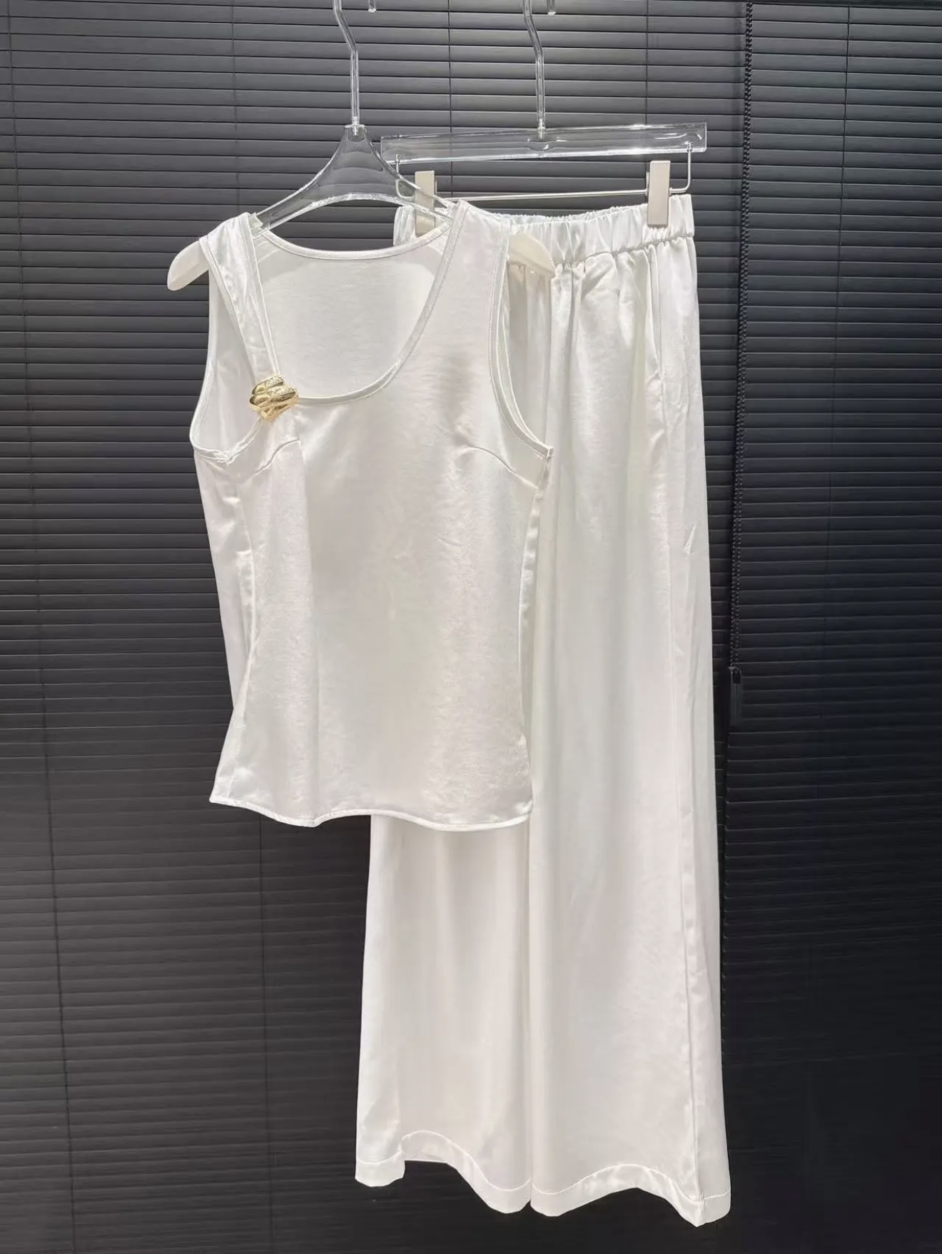 【时尚百搭】2025春夏新款法式气质极简风高级感金属扣背心+阔腿裤