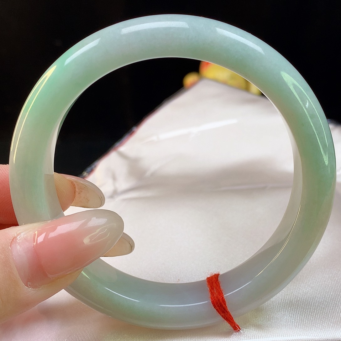 翡翠手镯未镶嵌天然翡翠5195