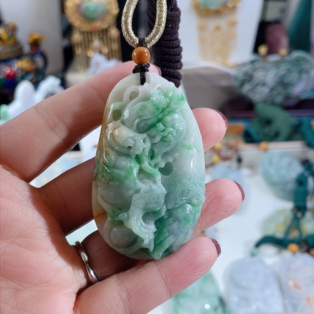 翡翠颈饰未镶嵌翡翠绿龙吊