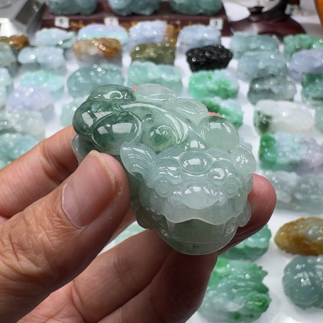 翡翠未镶嵌挂件貔貅