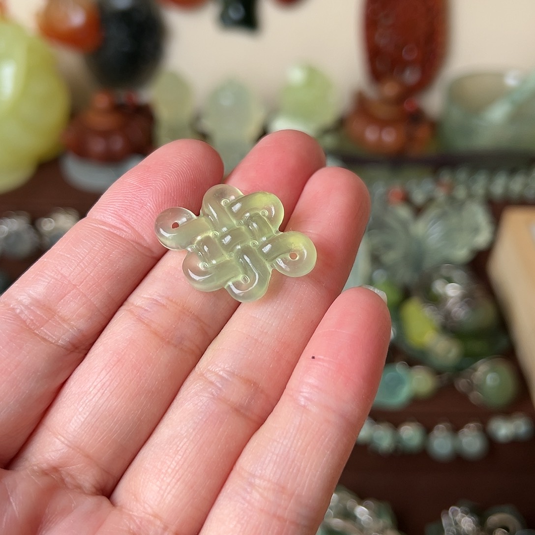 蛇纹石玉吊坠(赠链)未镶嵌