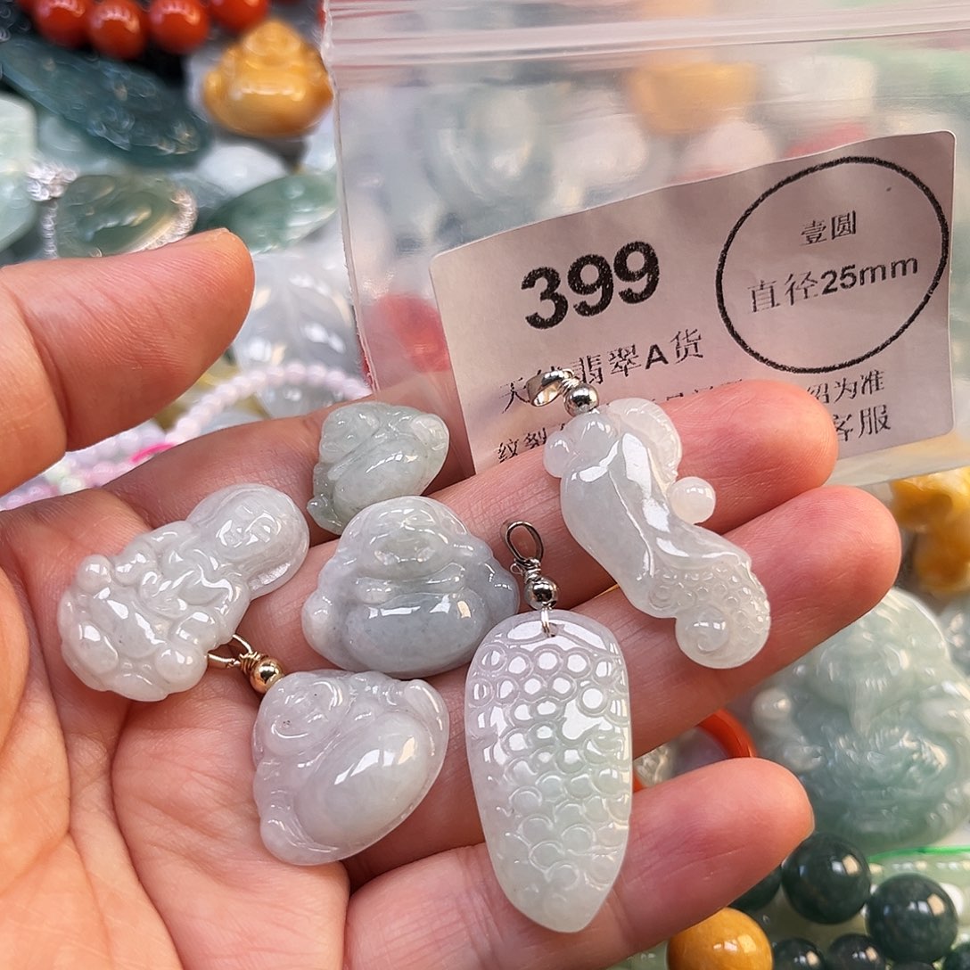 翡翠未镶嵌颈饰哈哈哈