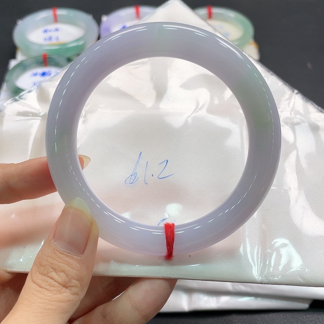 翡翠手镯未镶嵌翡翠手镯