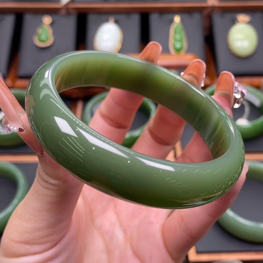 和田玉（碧玉）未镶嵌手镯6061