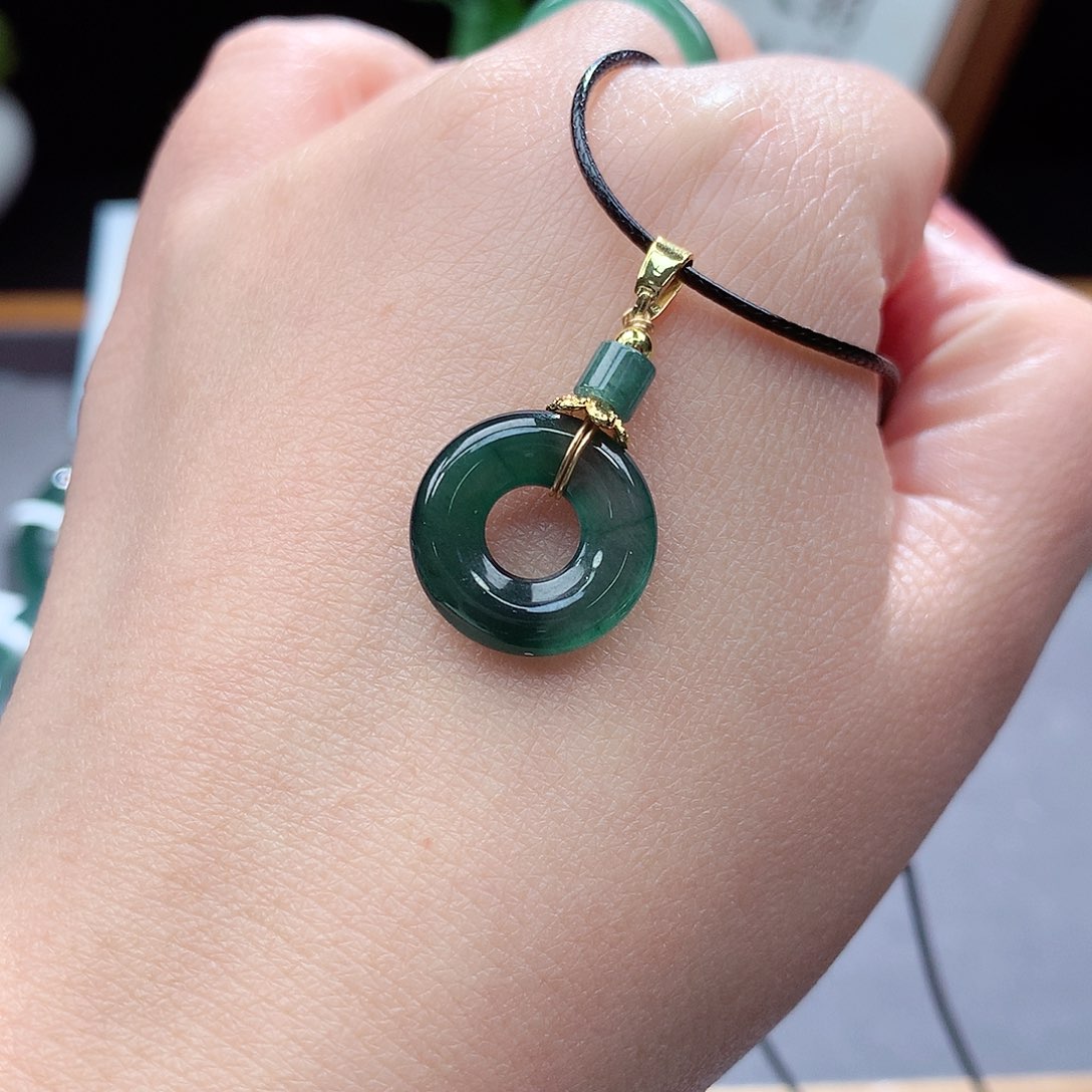 翡翠手镯（圆镯）未镶嵌