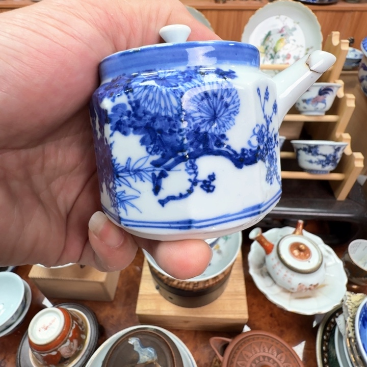 弓*张鸾亭青花侧把壶，有瑕