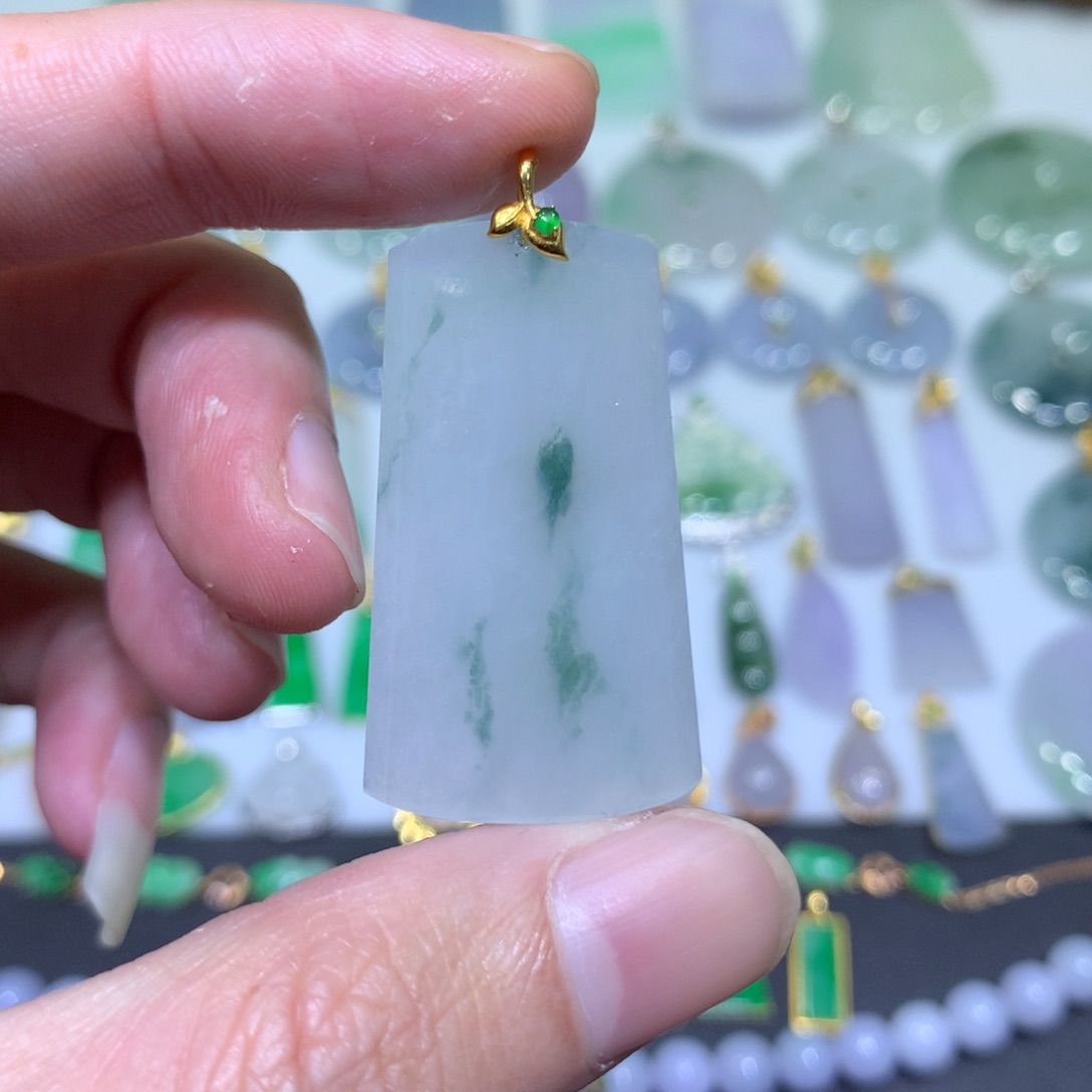 翡翠吊坠(不含链)18K金镶嵌