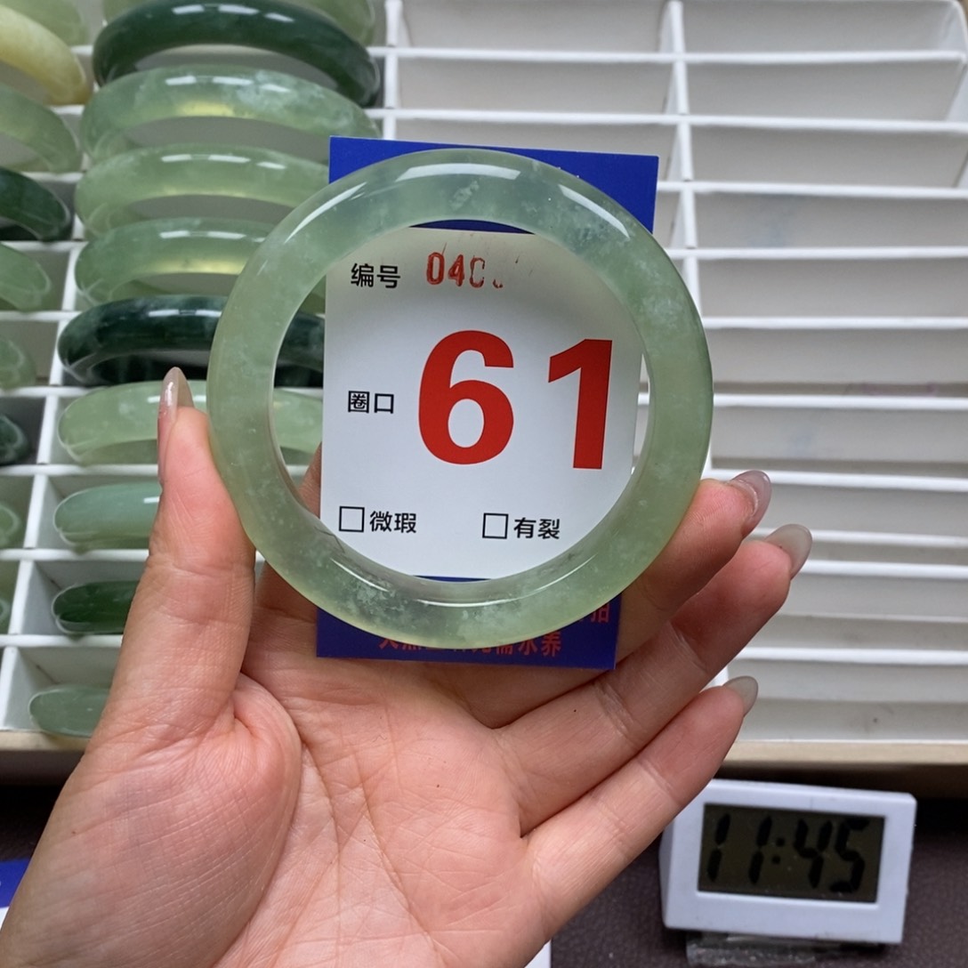 岫玉手镯未镶嵌我
