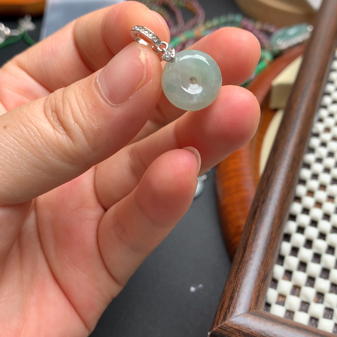 翡翠未镶嵌颈饰翡翠平安扣提溜