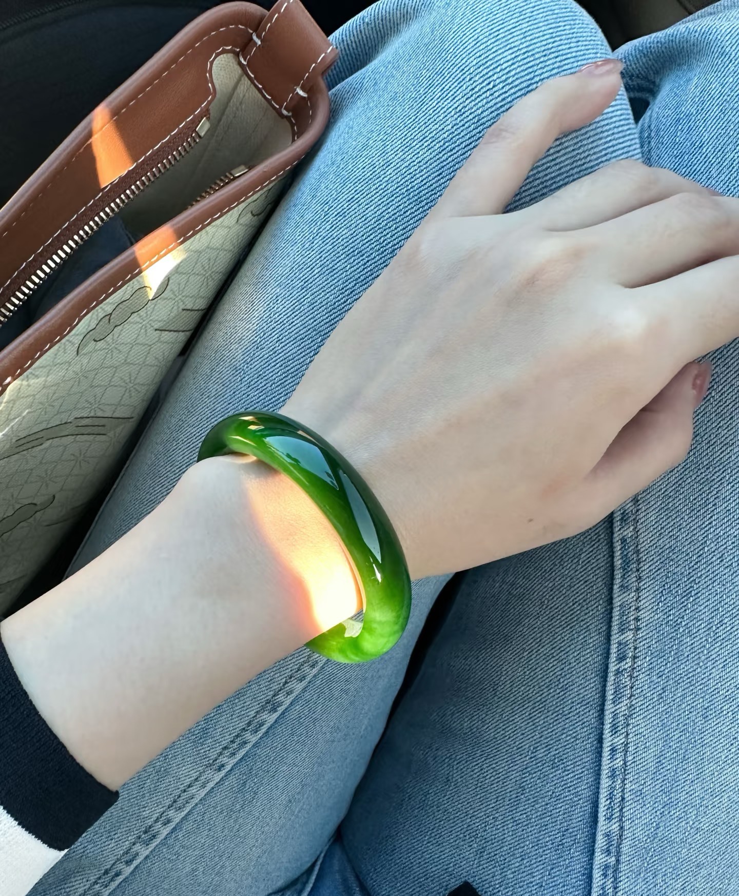 天然辰砂竹影菠菜绿精品文玩手镯.