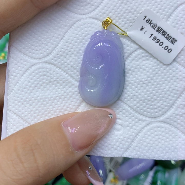 颈饰18K金镶嵌翡翠