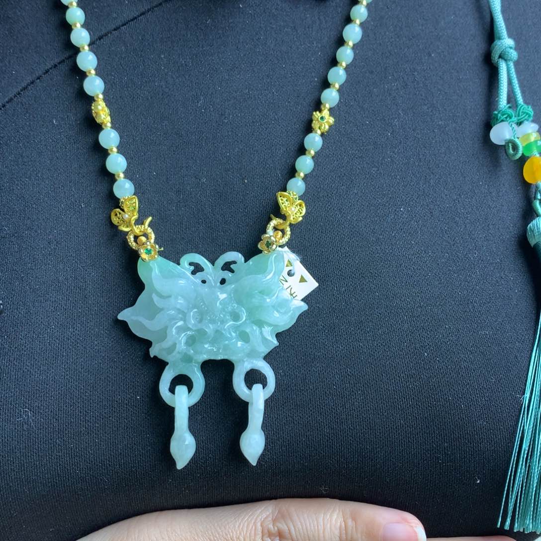 翡翠颈饰未镶嵌翡翠