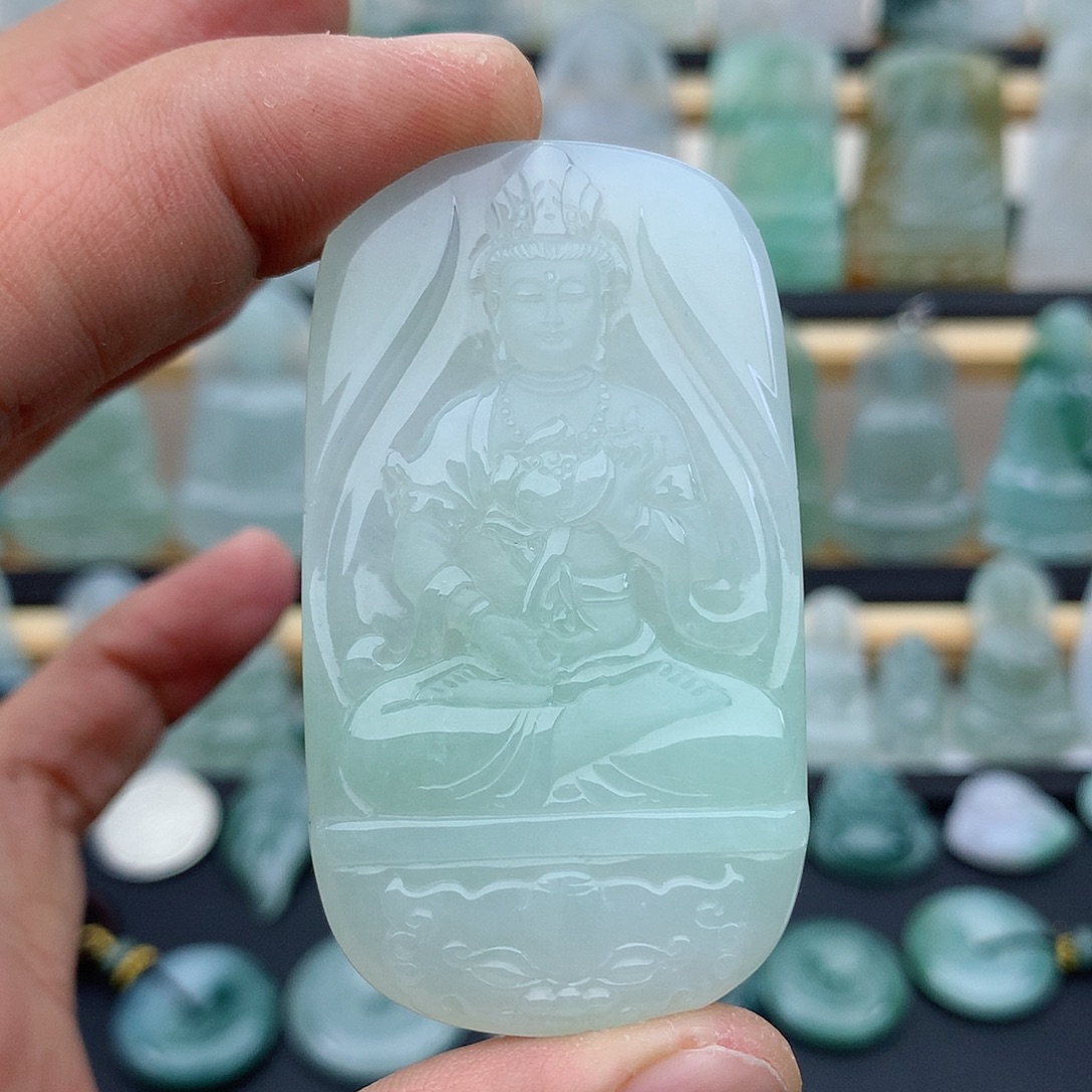 翡翠未镶嵌颈饰大势至菩萨