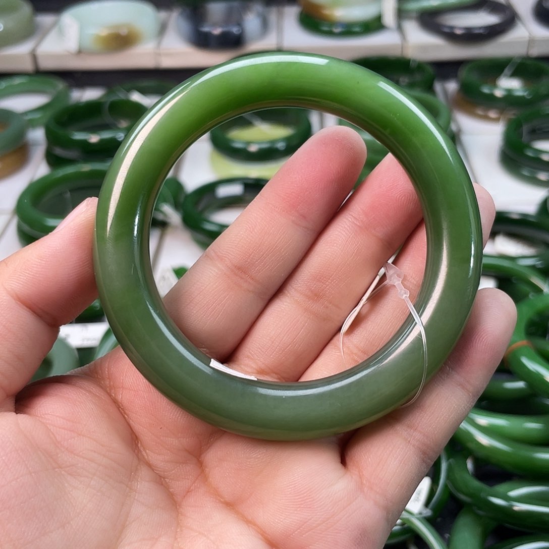 和田玉（碧玉）手镯未镶嵌