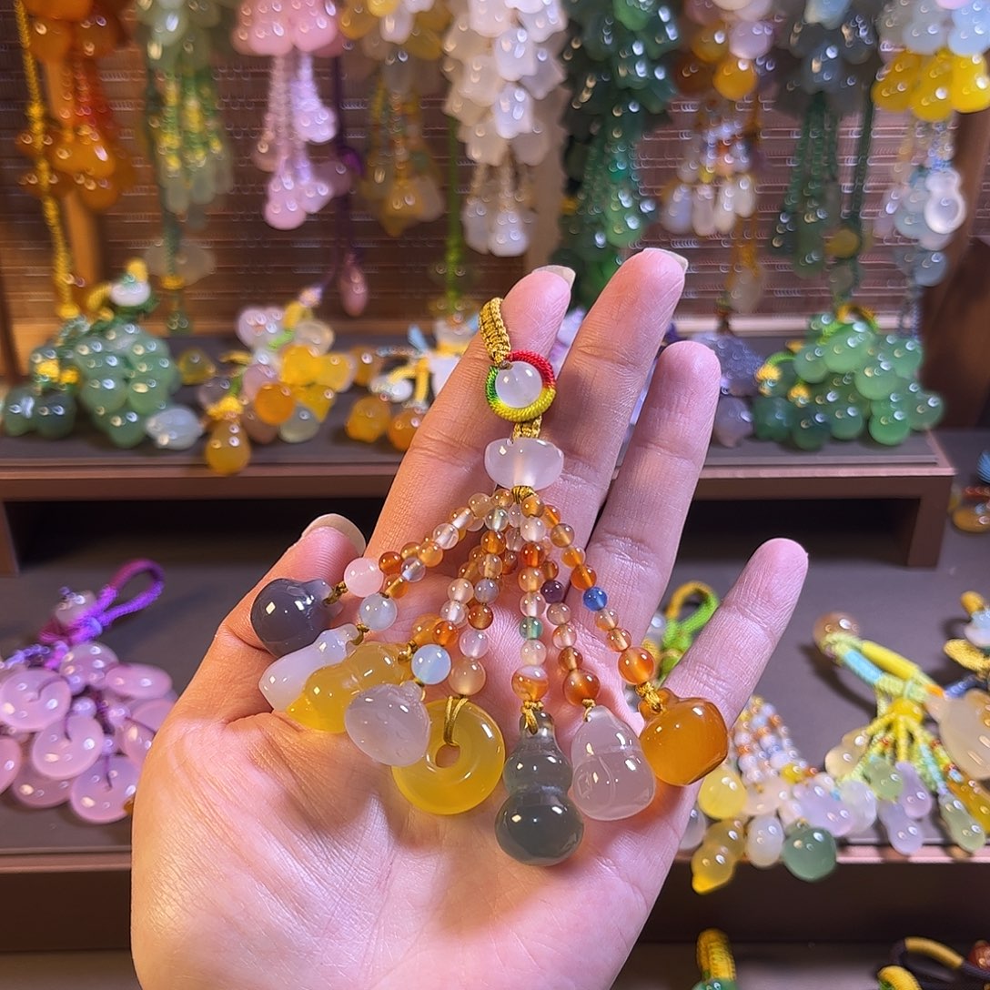 y***光玛瑙/玉髓未镶嵌车挂福利款钥匙扣