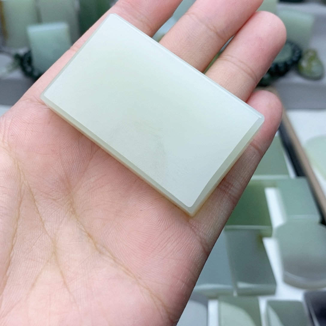 和田玉颈饰未镶嵌酸***果