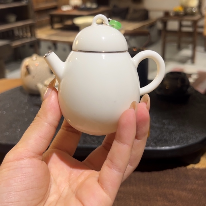 景德镇鱼和熊手工陶艺