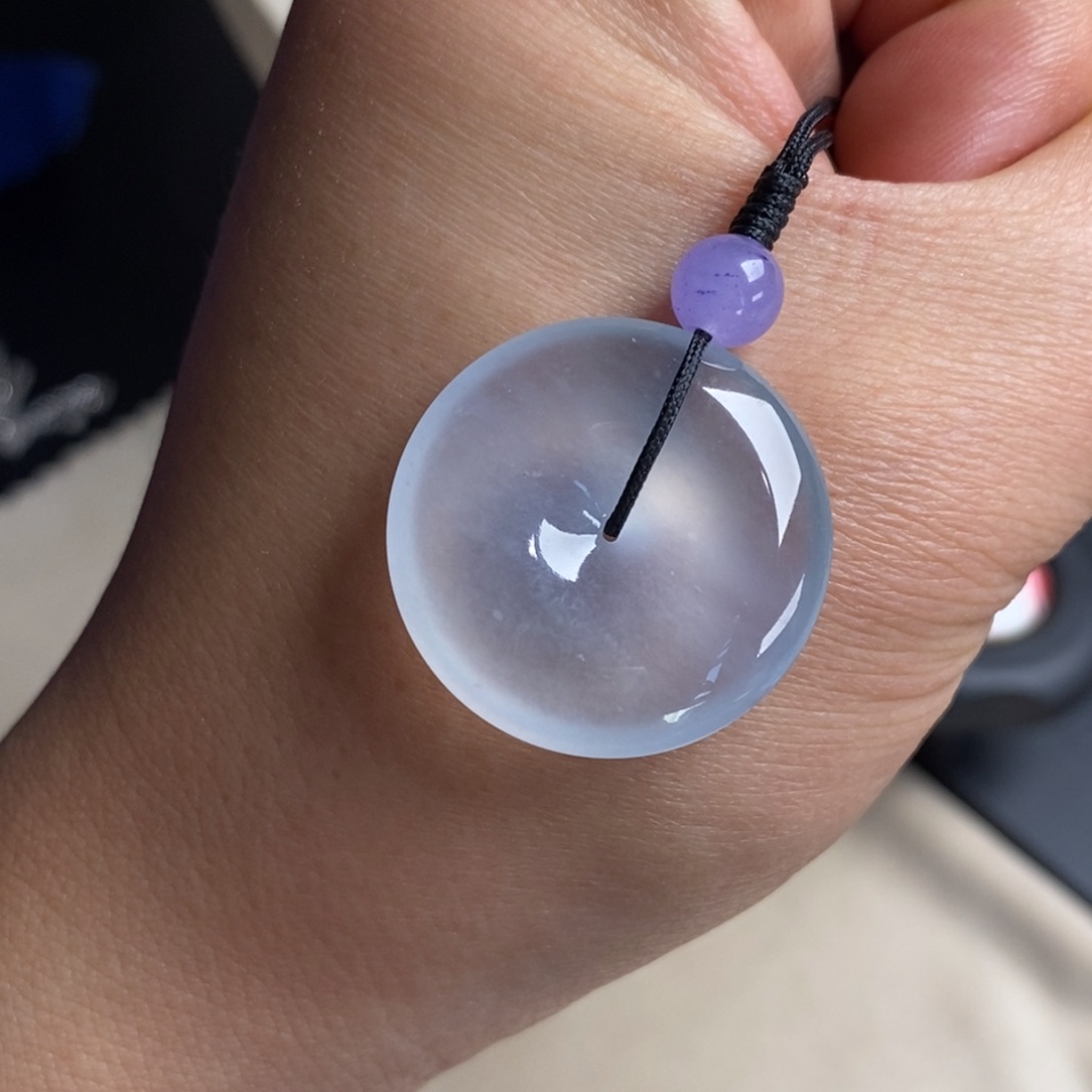 翡翠未镶嵌颈饰冰透起光形体厚庄淡淡蓝底平安扣吊坠