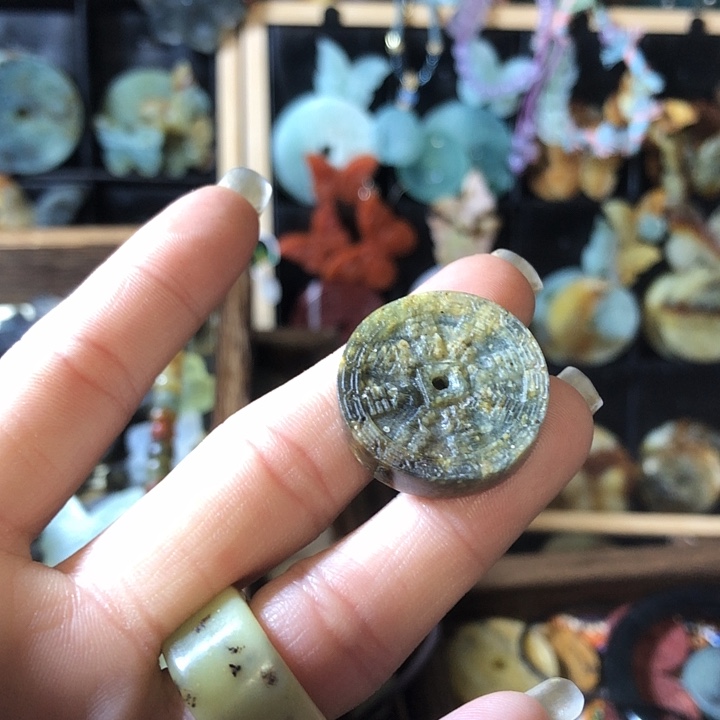岫玉未镶嵌岫玉挂件