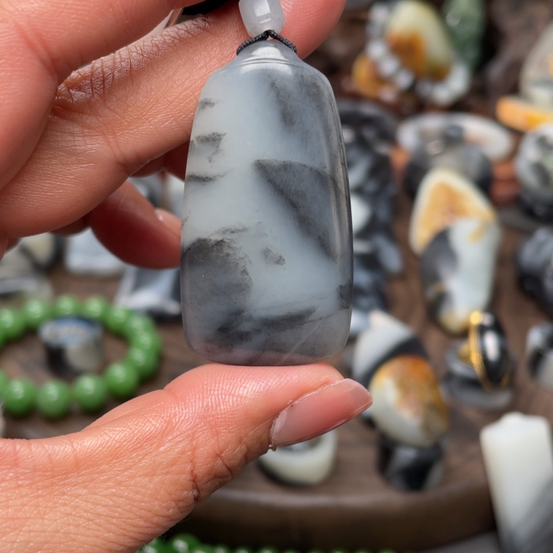 和田玉颈饰未镶嵌