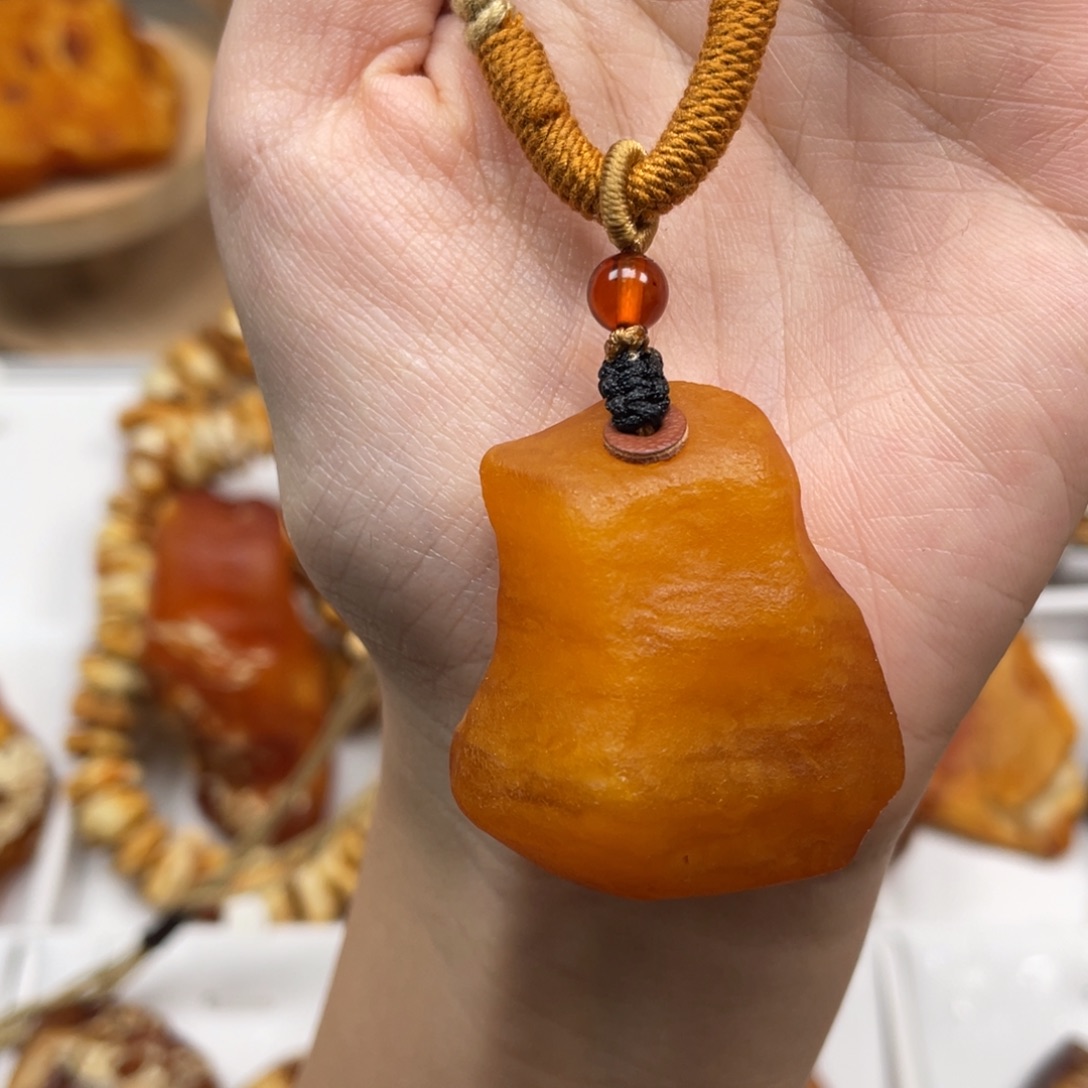 琥珀未镶嵌珠宝奇石