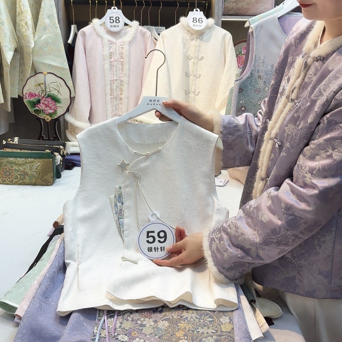 双***佩非遗传承人的精神