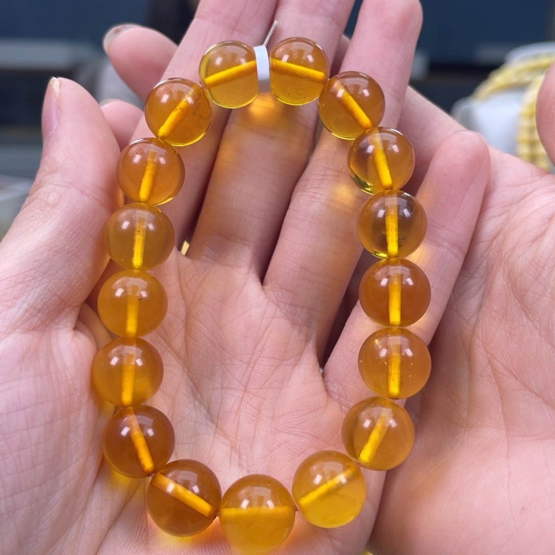 琥珀裸石未镶嵌琥珀