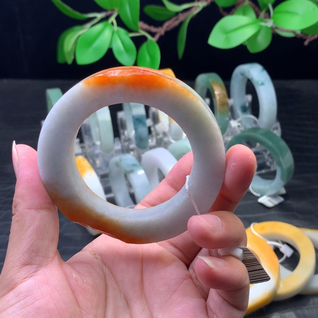 定制翡翠未镶嵌手镯