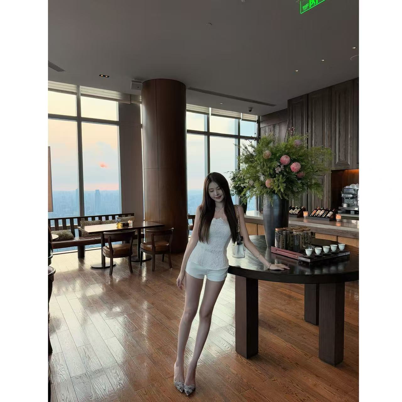 【爱宝】纯欲风度假露背性感蕾丝吊带上衣AB0835