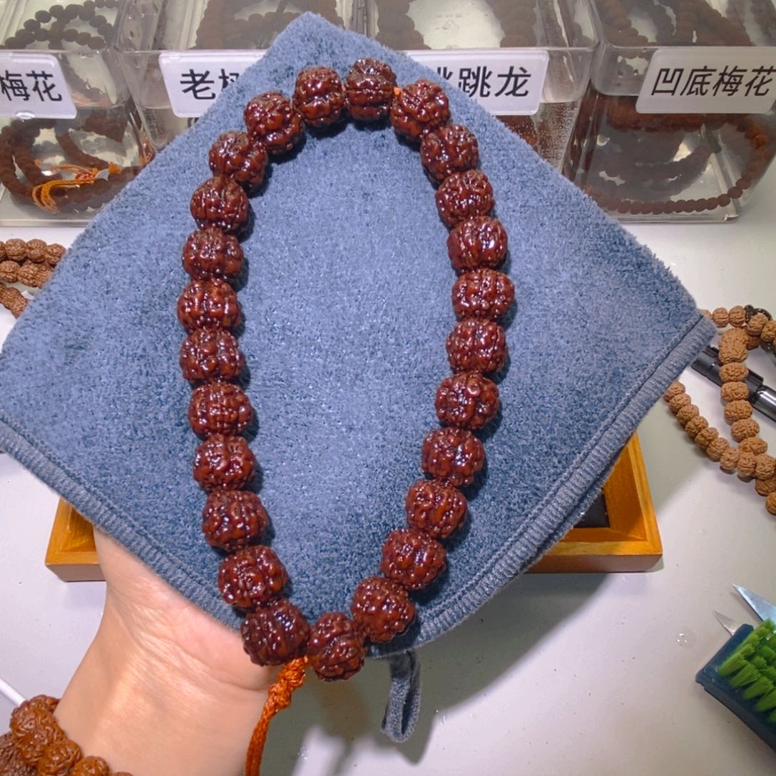 乐***水金刚菩提吊坠方墩梅花15.8