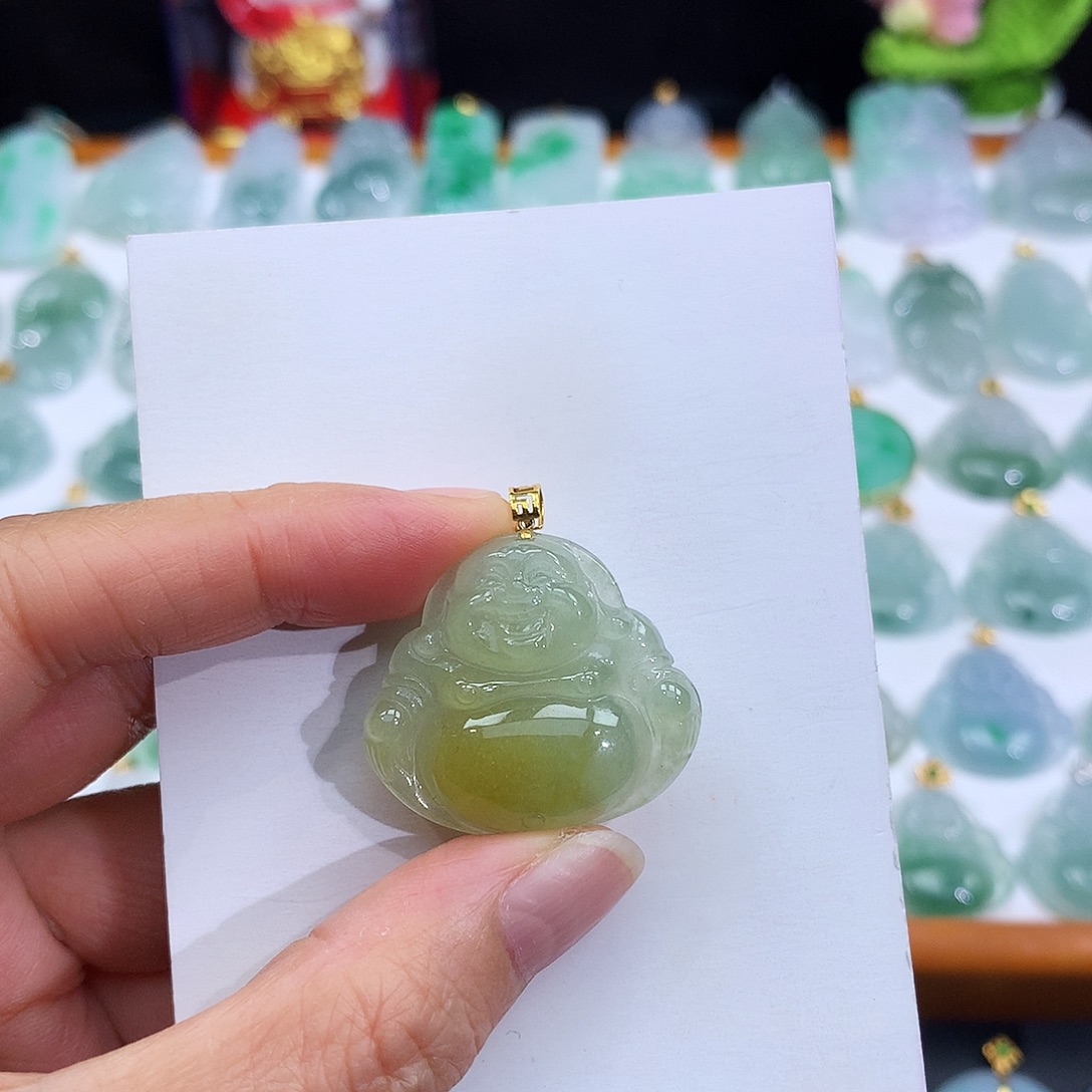 翡翠18K金镶嵌颈饰翡翠吊坠