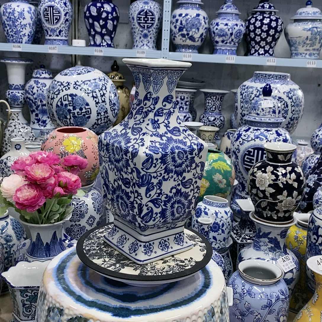 【闪购商品】摆件鱼尾瓶瓷器摆件………………………………