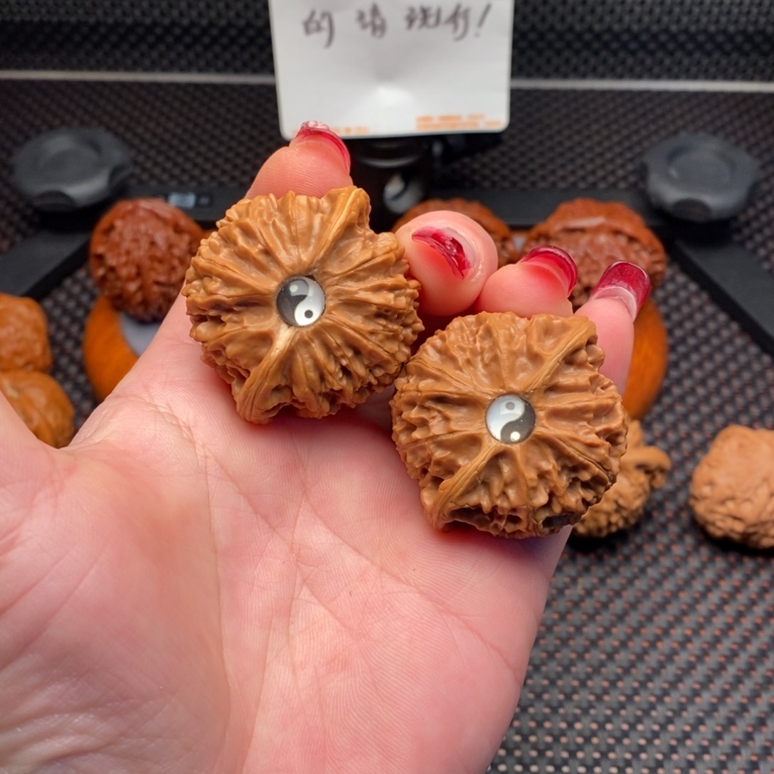 文玩核桃把件爆肉宫灯44尺