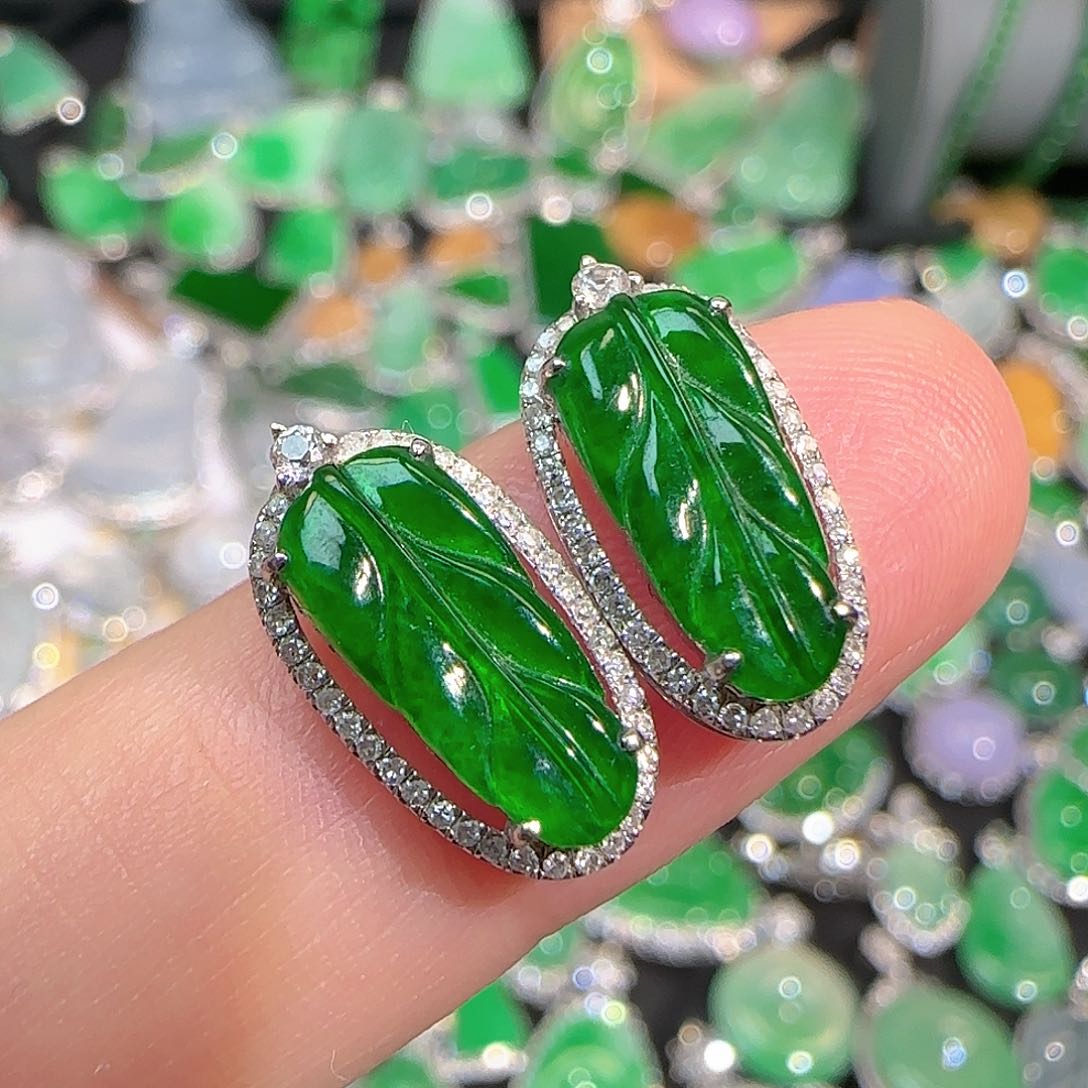 翡翠耳饰18K金镶嵌辣绿叶子耳钉