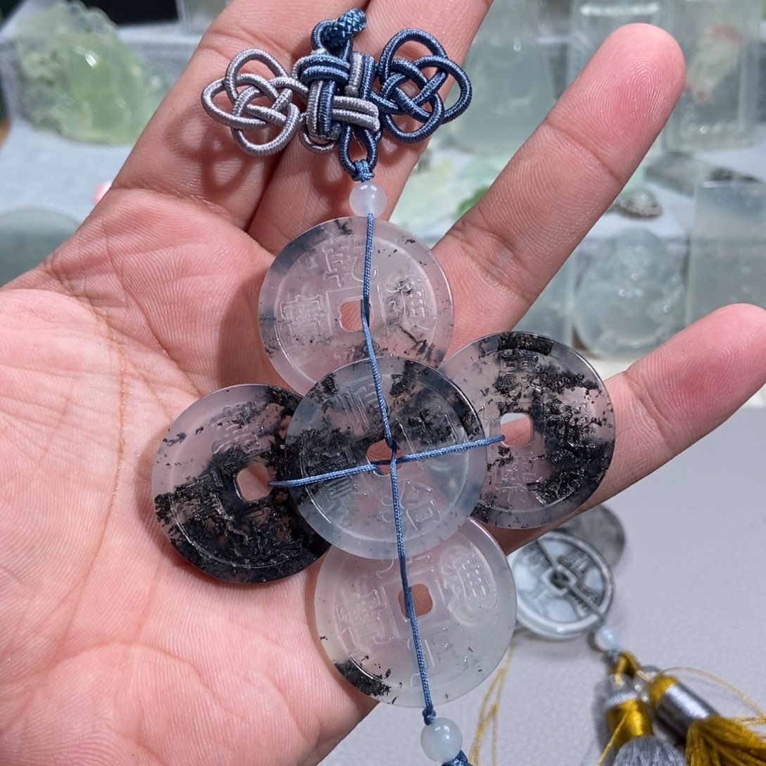 无***剑蛇纹石玉未镶嵌颈饰