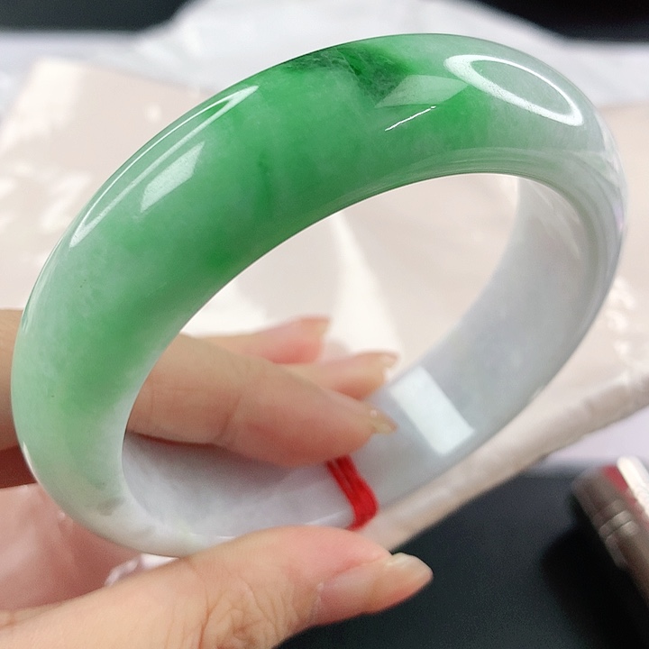 未镶嵌手镯翡翠，523