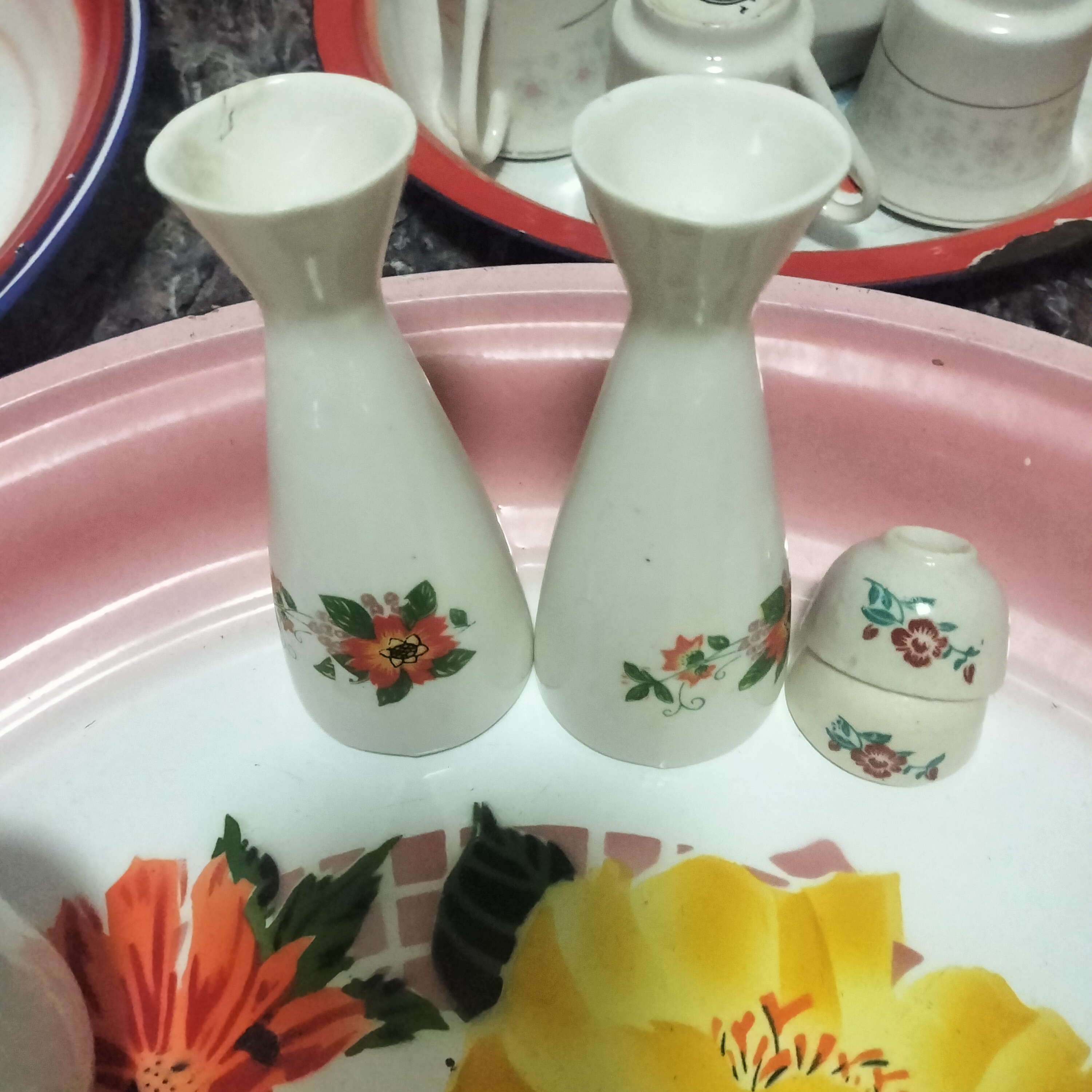 七八十年代的旧酒壶酒杯