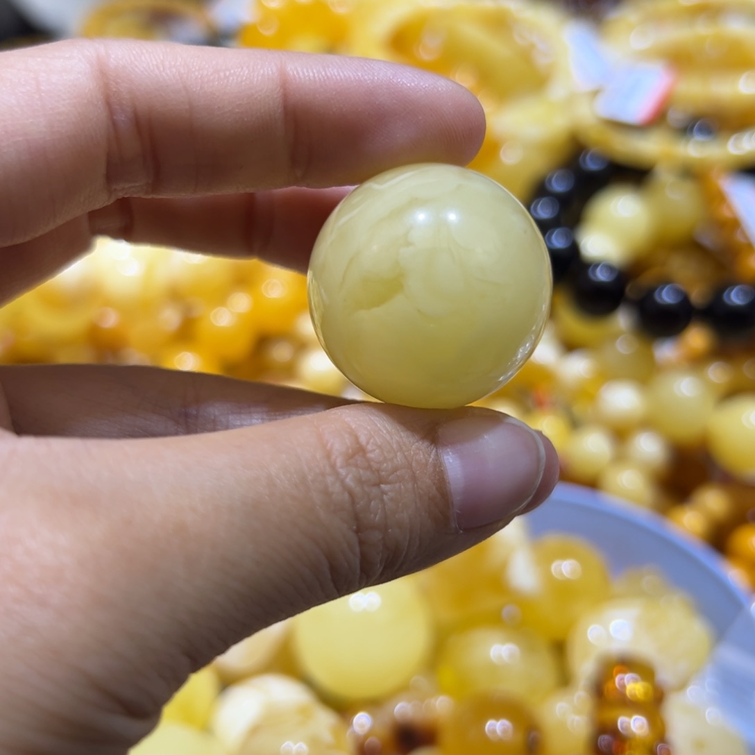 琥珀珠宝奇石未镶嵌