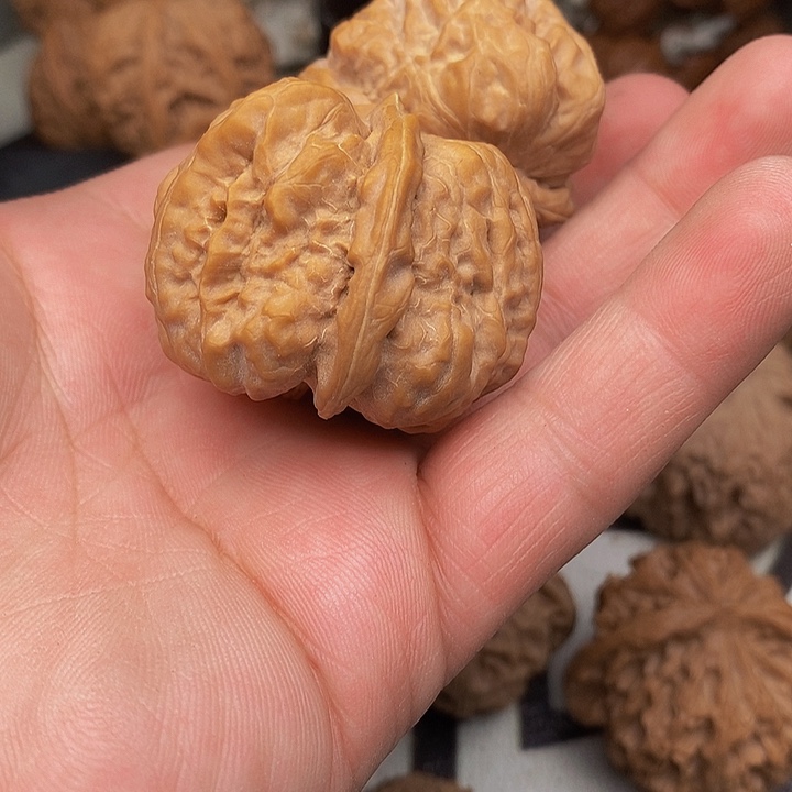 桃核把件过*…蛤蟆头狮子头